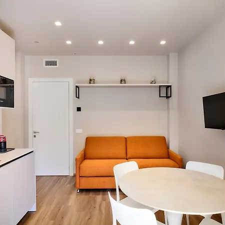 Apartamento Bilocale Elegante- Viale Turati, *