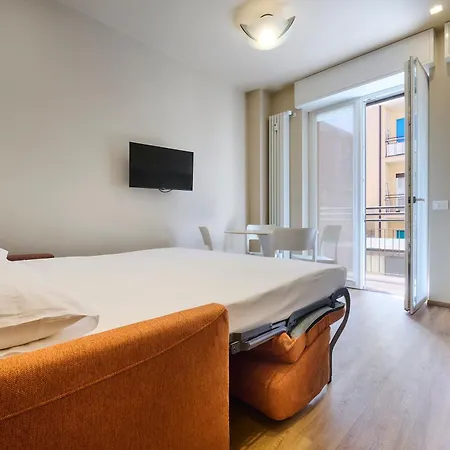 Bilocale Elegante- Viale Turati, Apartamento